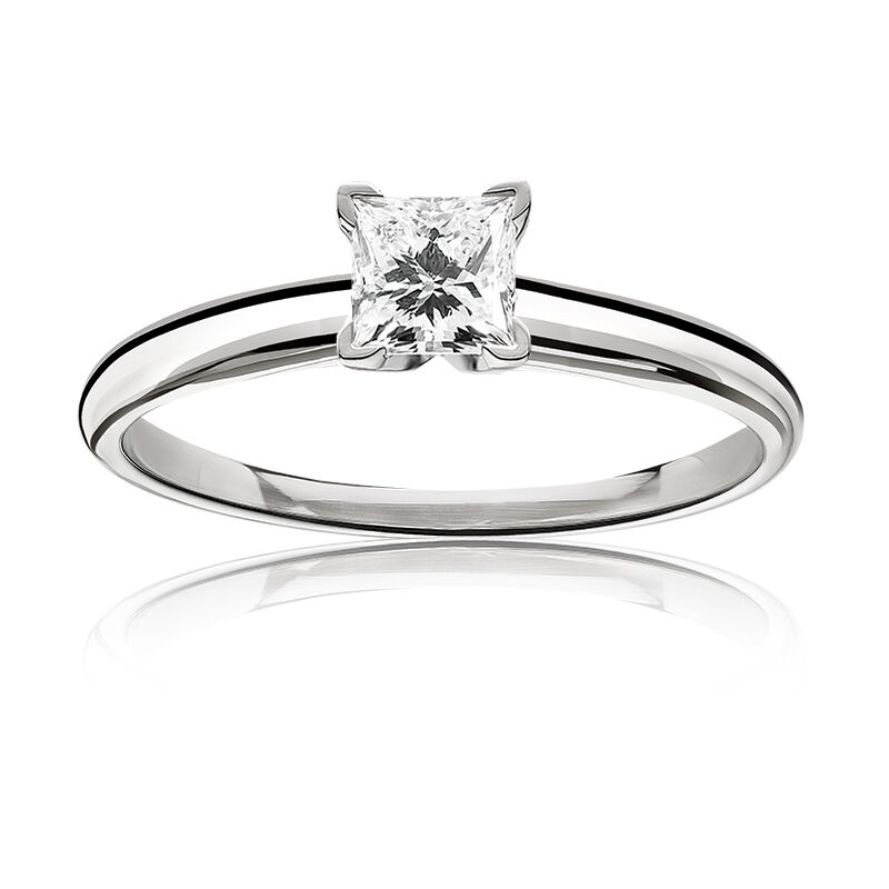 Diamond Princess-Cut ¾ct. Top Classic Solitaire Engagement Ring image number null