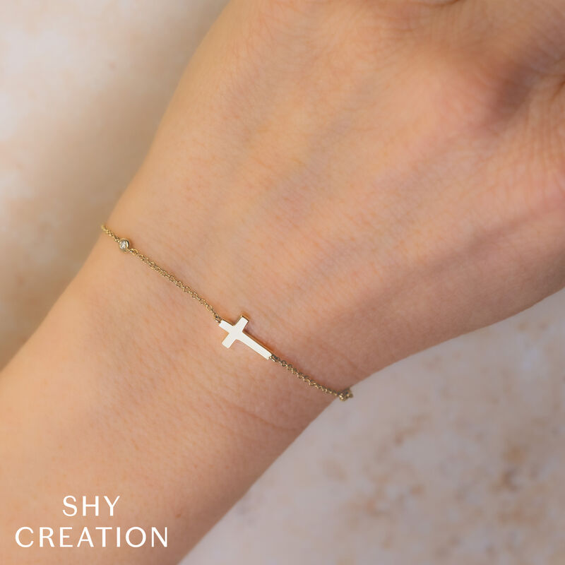 Shy Creation .03ctw. Diamond Cross Bracelet in 14k Yellow Gold image number null