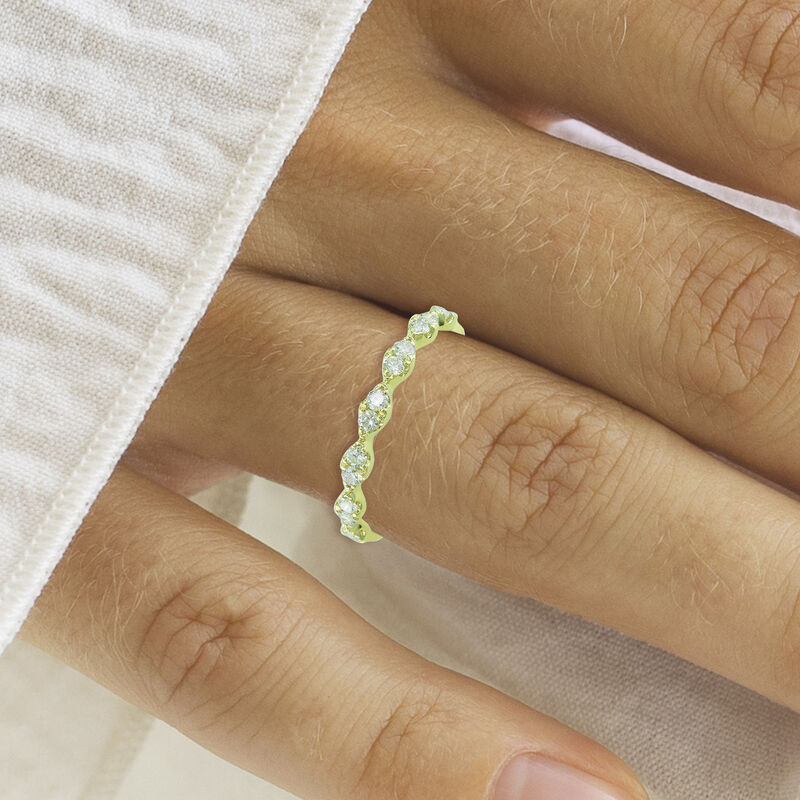 Round Natural Diamond 1/3ctw. Scallop Stackable Ring in 14k Yellow Gold image number null