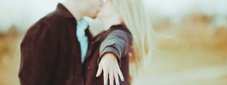 Choosing the Perfect Diamond Engagement Rings - Lab Grown vs Natural Diamond Rings