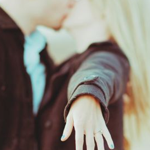 Choosing The Perfect Diamond Engagement Ring - Lab Grown Vs Natural Diamond Rings